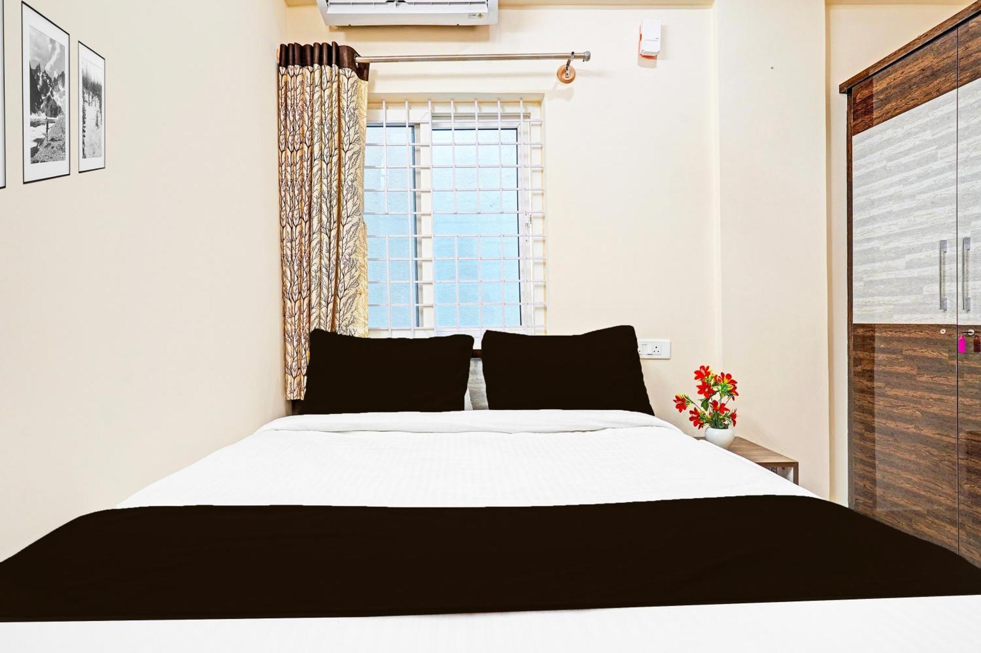 Hotel Super Collection O Niladri Road à Kammasandra Extérieur photo