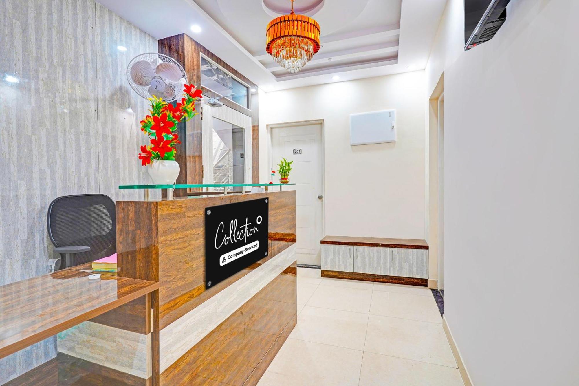 Hotel Super Collection O Niladri Road à Kammasandra Extérieur photo